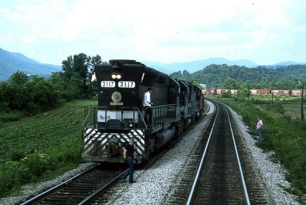 SD45 at Old Fort