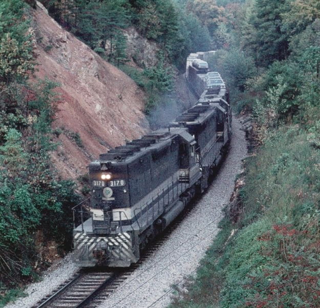 SD40 Leads at Freight at Rockwood, TN