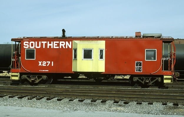 Southern “Yellow Belly” Caboose X271